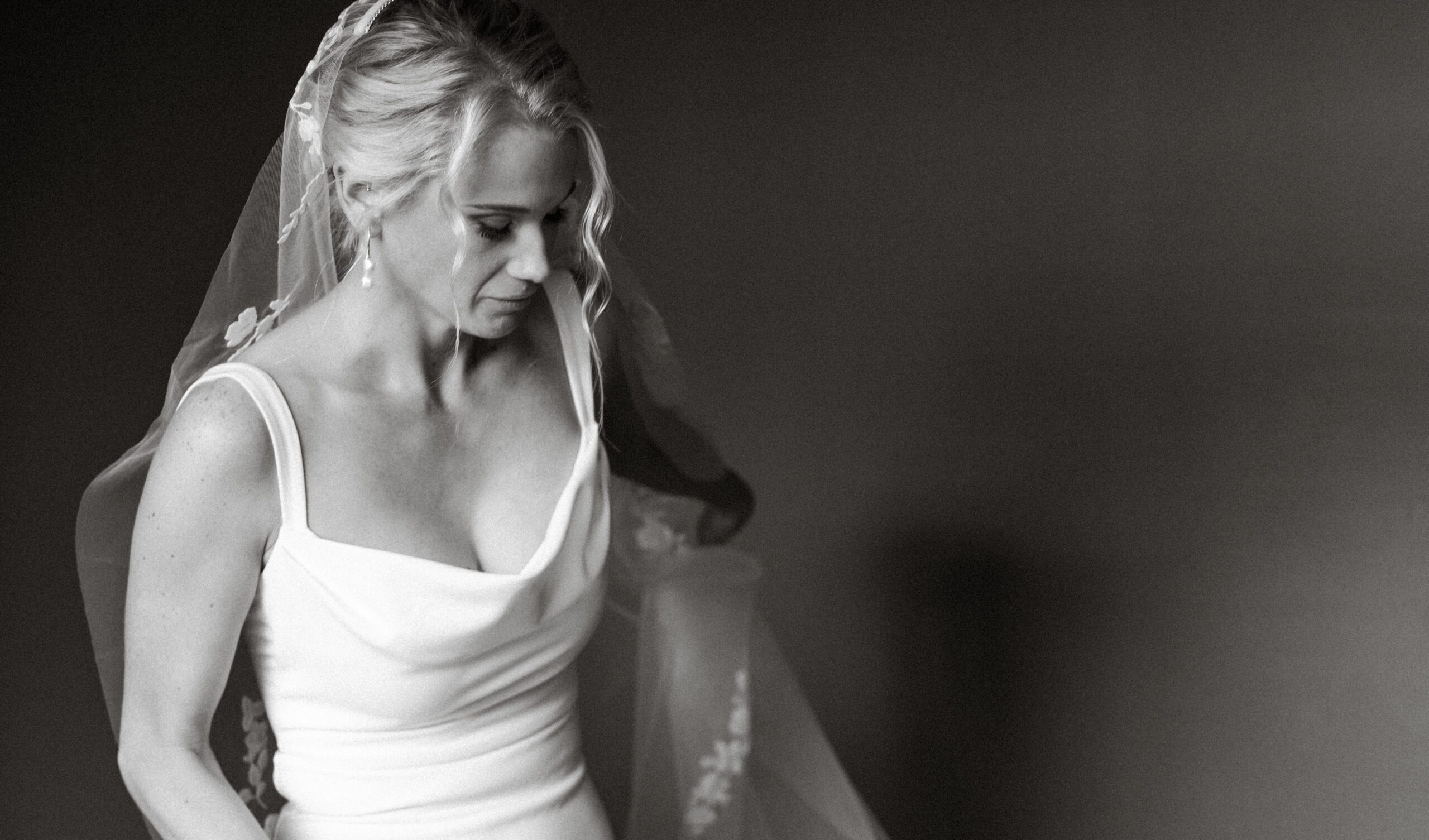 bride getting ready in chicago